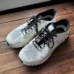 On Running Men's Athletic Shoes - Black and White